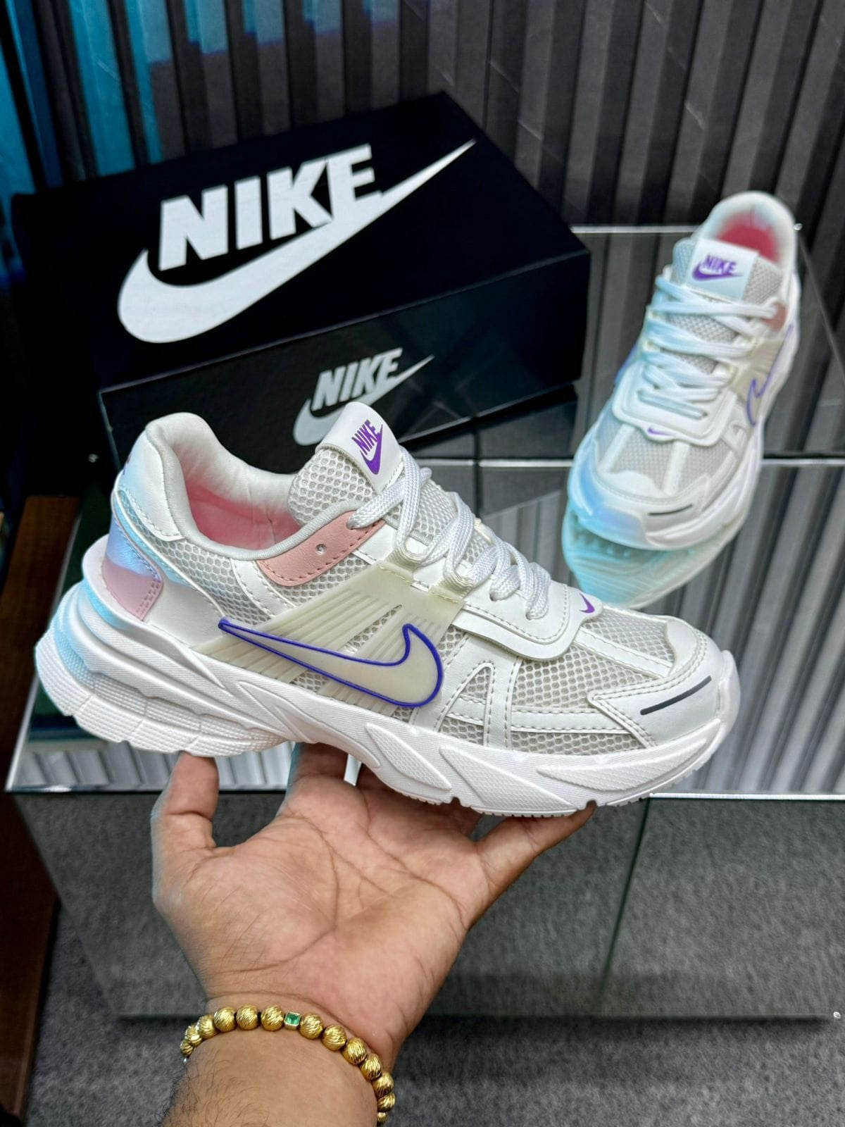 Zapatillas Nike V2K Run para dama