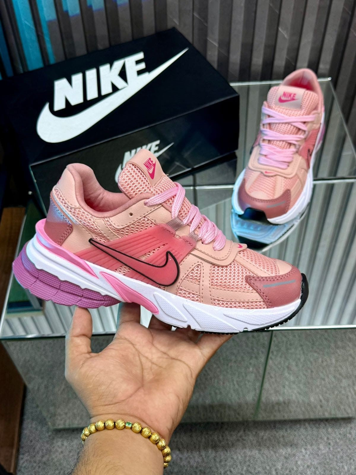 Zapatillas Nike V2K Run para dama